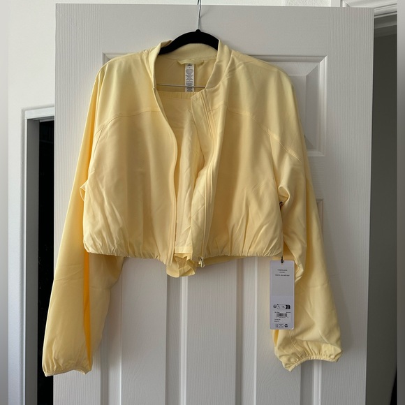 Gorgeous Alo Yoga tiebreaker jacket NWT - Picture 2 of 6